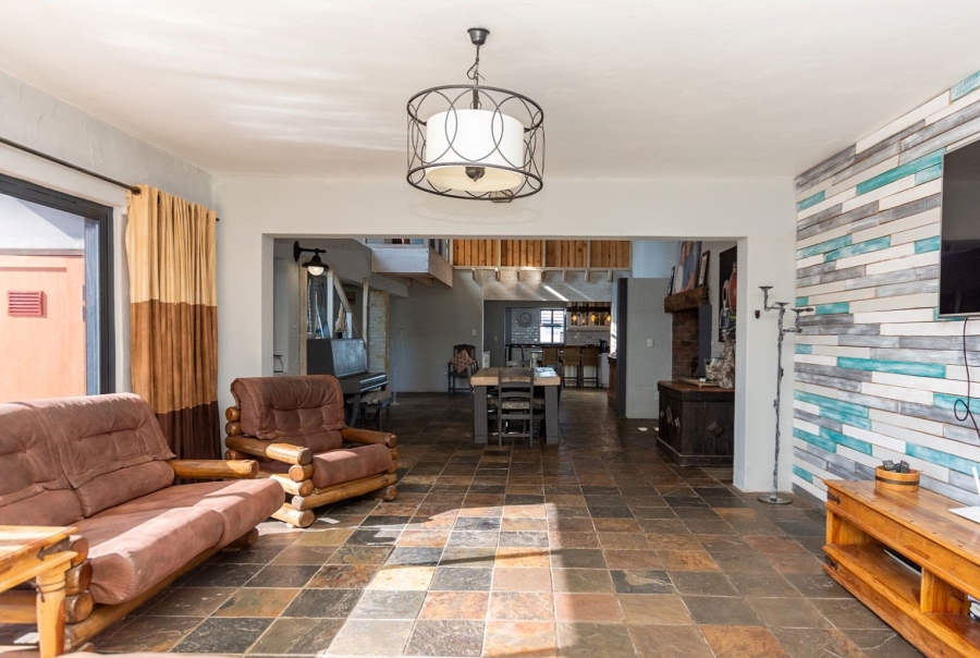 13 Bedroom Property for Sale in Olifantskop Western Cape